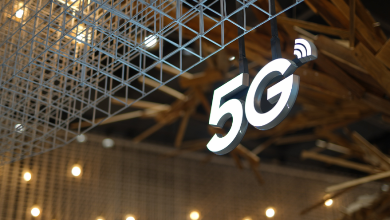 Wyłączenia 2G i 3G oraz nowe przepisy w transporcie – co czeka firmy?