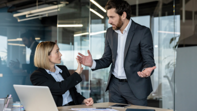 Agresja w miejscu pracy – jak reagować?