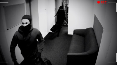 Kradzieże latem – złodzieje wiedzą, kiedy uderzyć